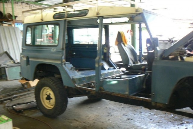 RESTAURACION DEL DEFENDER 110 MAYO 2008 005