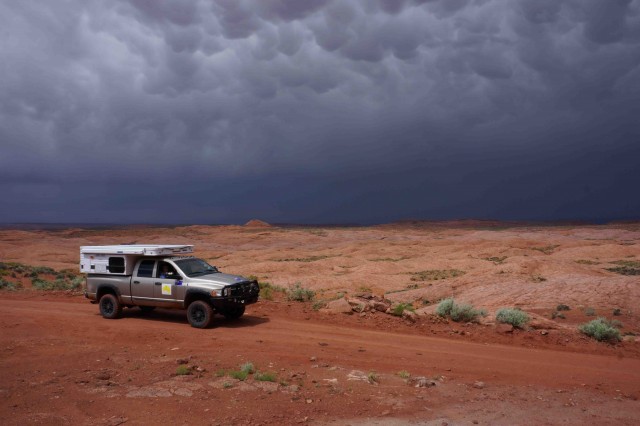 U1-Track to hole-in-the-Rock with thunderstorm brewing