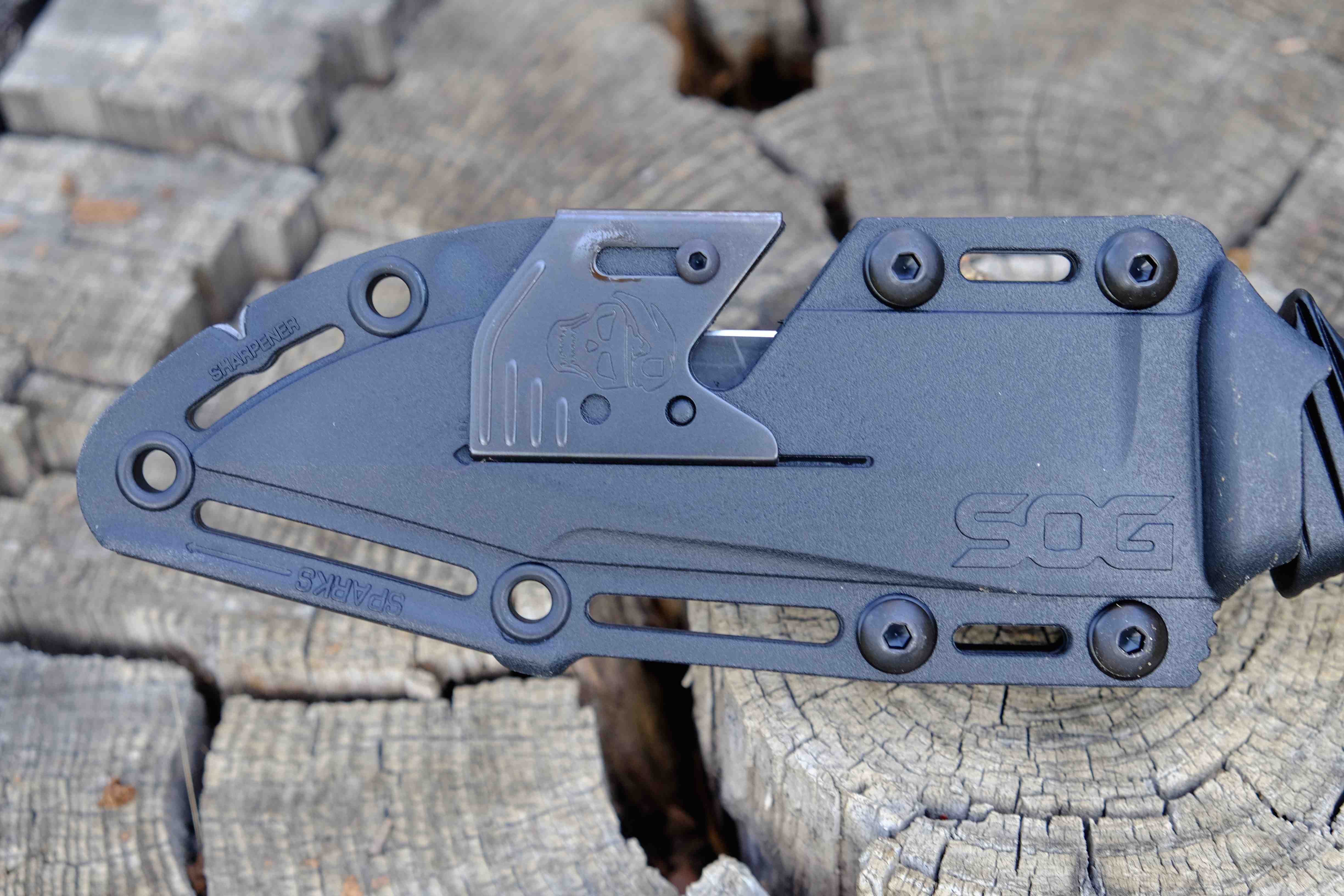 TESTED: SEAL Strike Knife - Power & Motoryacht