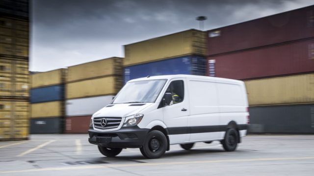 010-mercedes-sprinter-worker-1