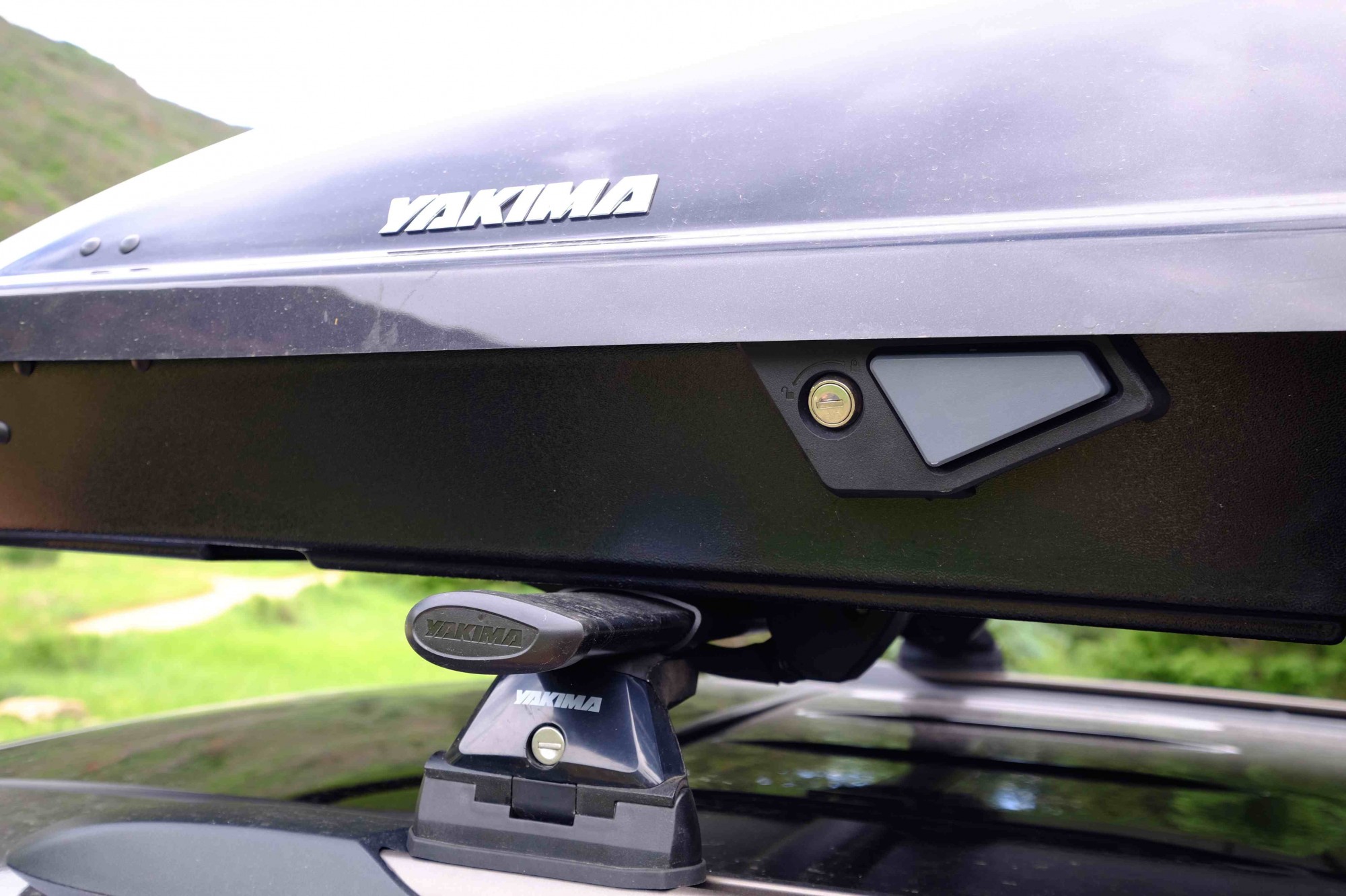 Yakima showcase best sale 15 cargo box