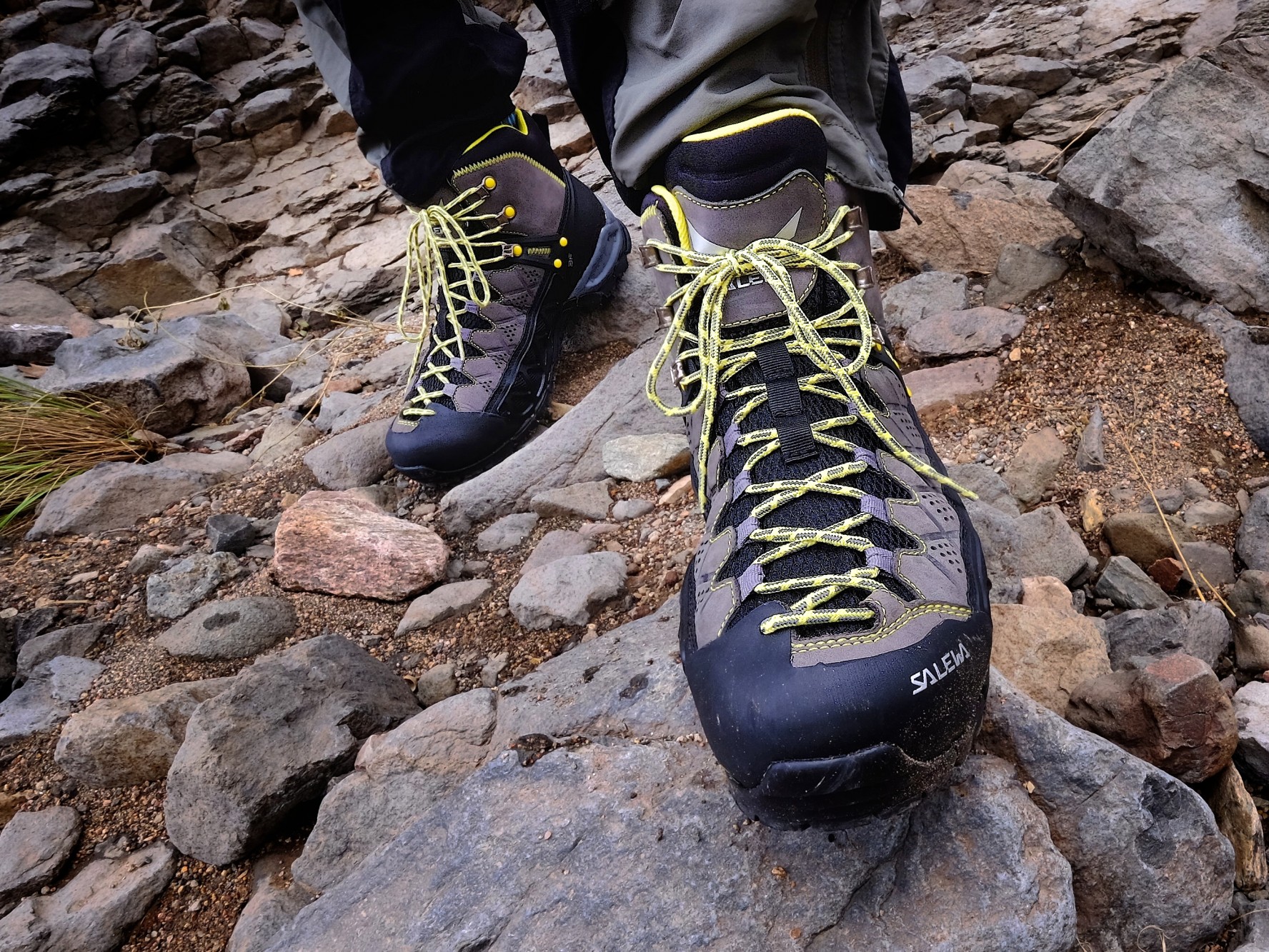salewa men's alp flow mid gtx alpine trekking boots