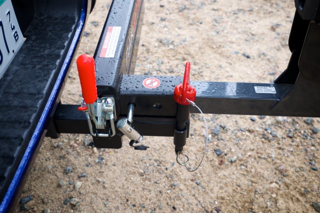 rakattach swing away hitch receiver