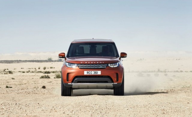 2017-Land-Rover-Discovery-103-876x535