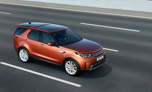 2017-Land-Rover-Discovery-121-876x535