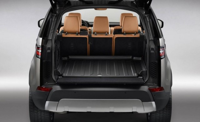 2017-Land-Rover-Discovery-136-876x535