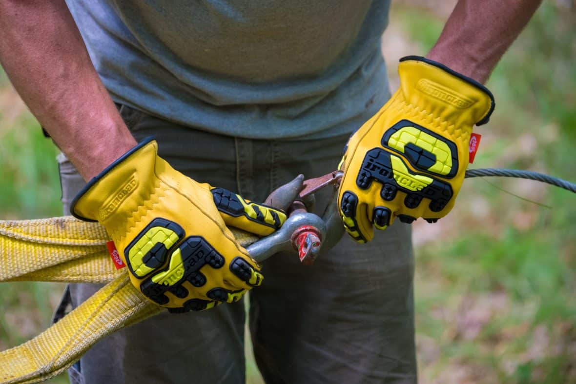 What’s in your winch bag? The basic gear you should be carrying