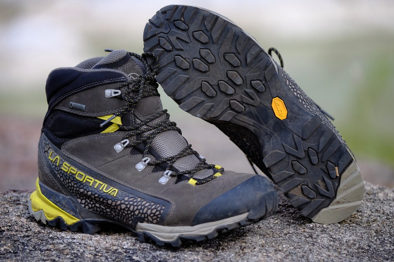 La sportiva synthesis mid gtx light trail on sale shoes