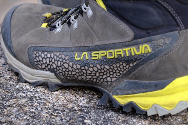 la sportiva nucleo high gtx eye breakage