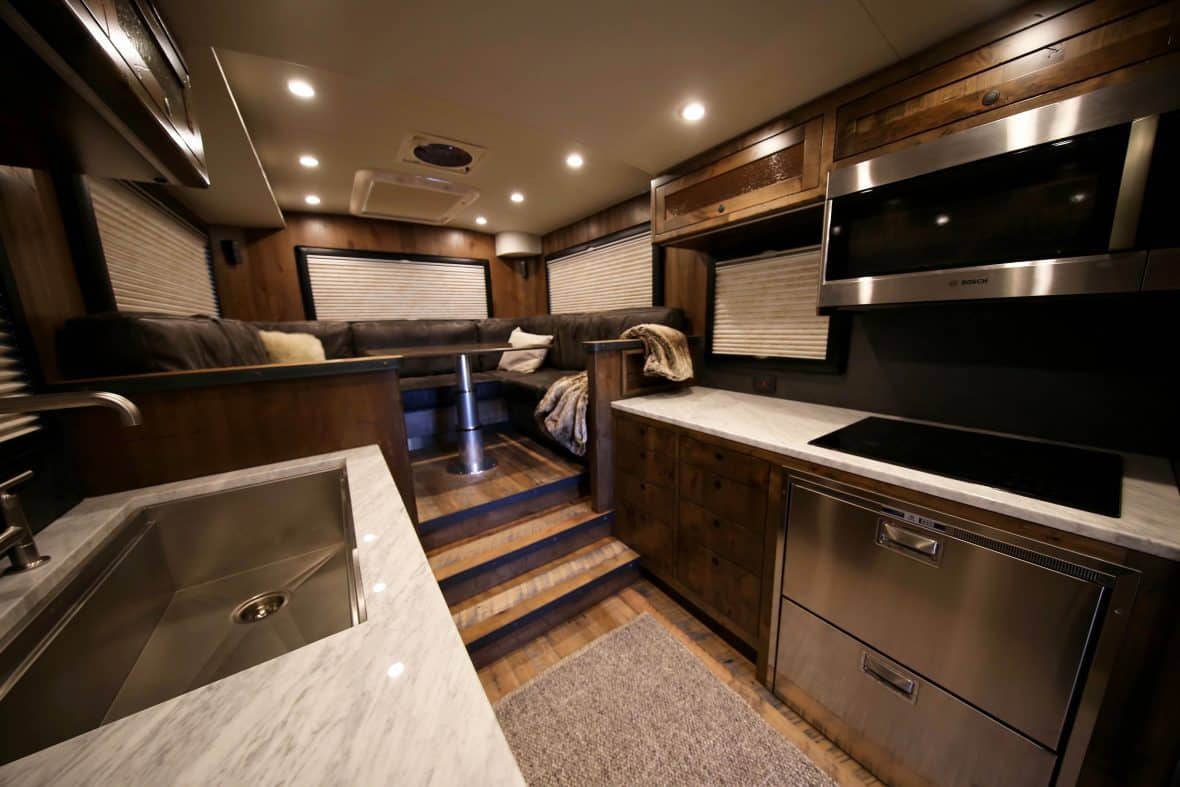 XV-HD-Interior_Rear-Dinette-1180x787.jpg