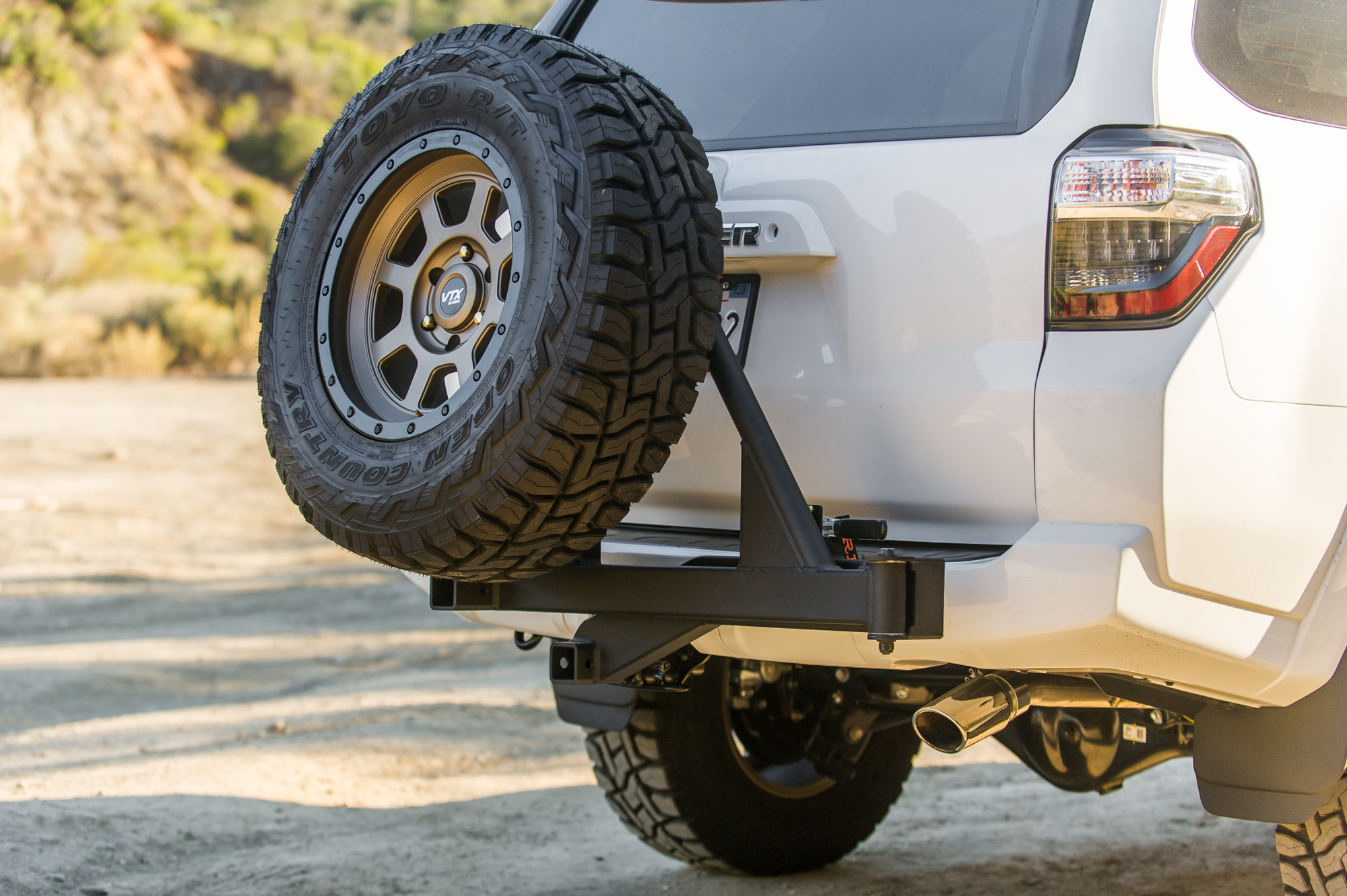 hitch mount tire carrier