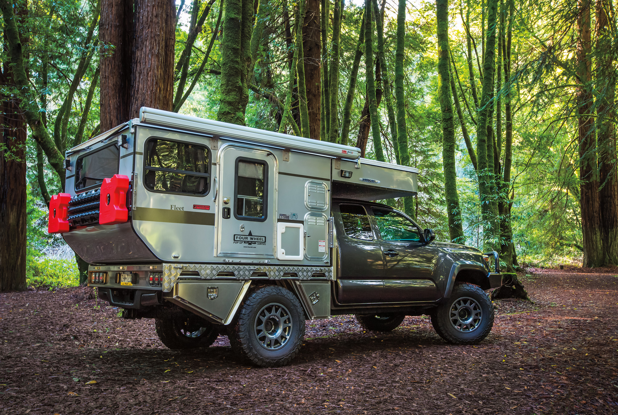 Внедорожный кемпер. Автодом Pickup Camper. Кемпер автодом Тойота. Four Wheel Camper. Автодом для бездорожья.