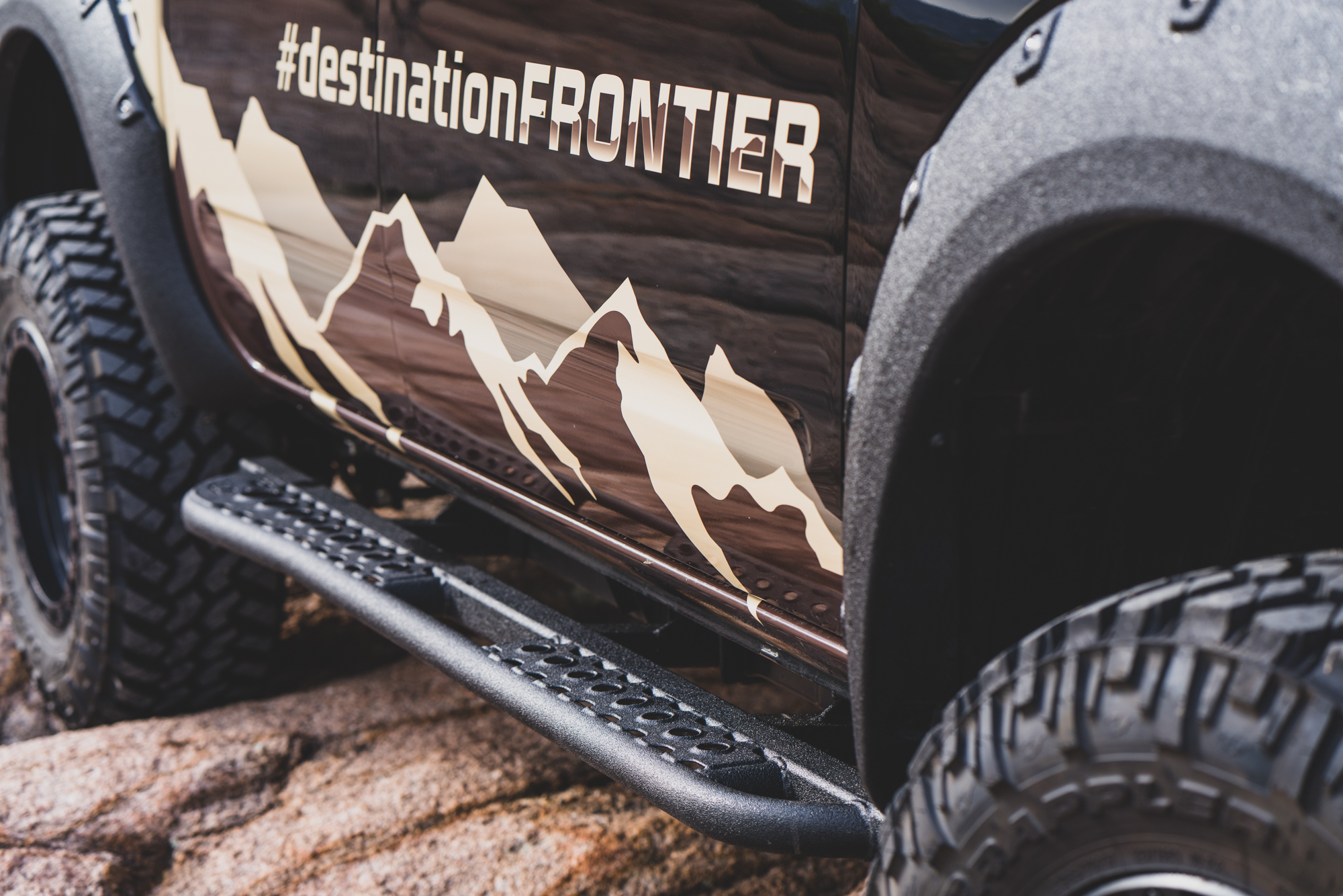 Nissan Destination Frontier Rock SLiders