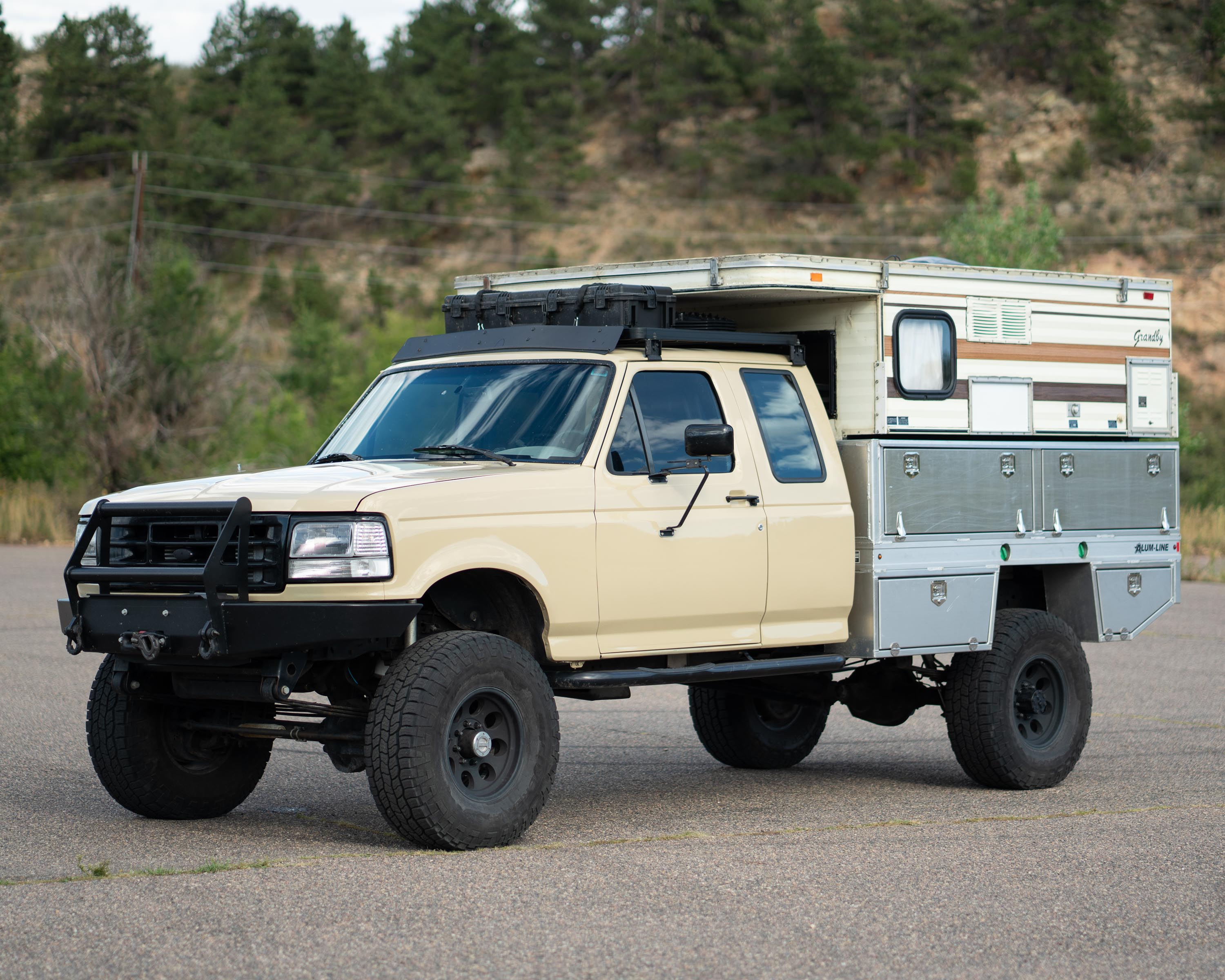 Options: 4 × 4, extended cab. 