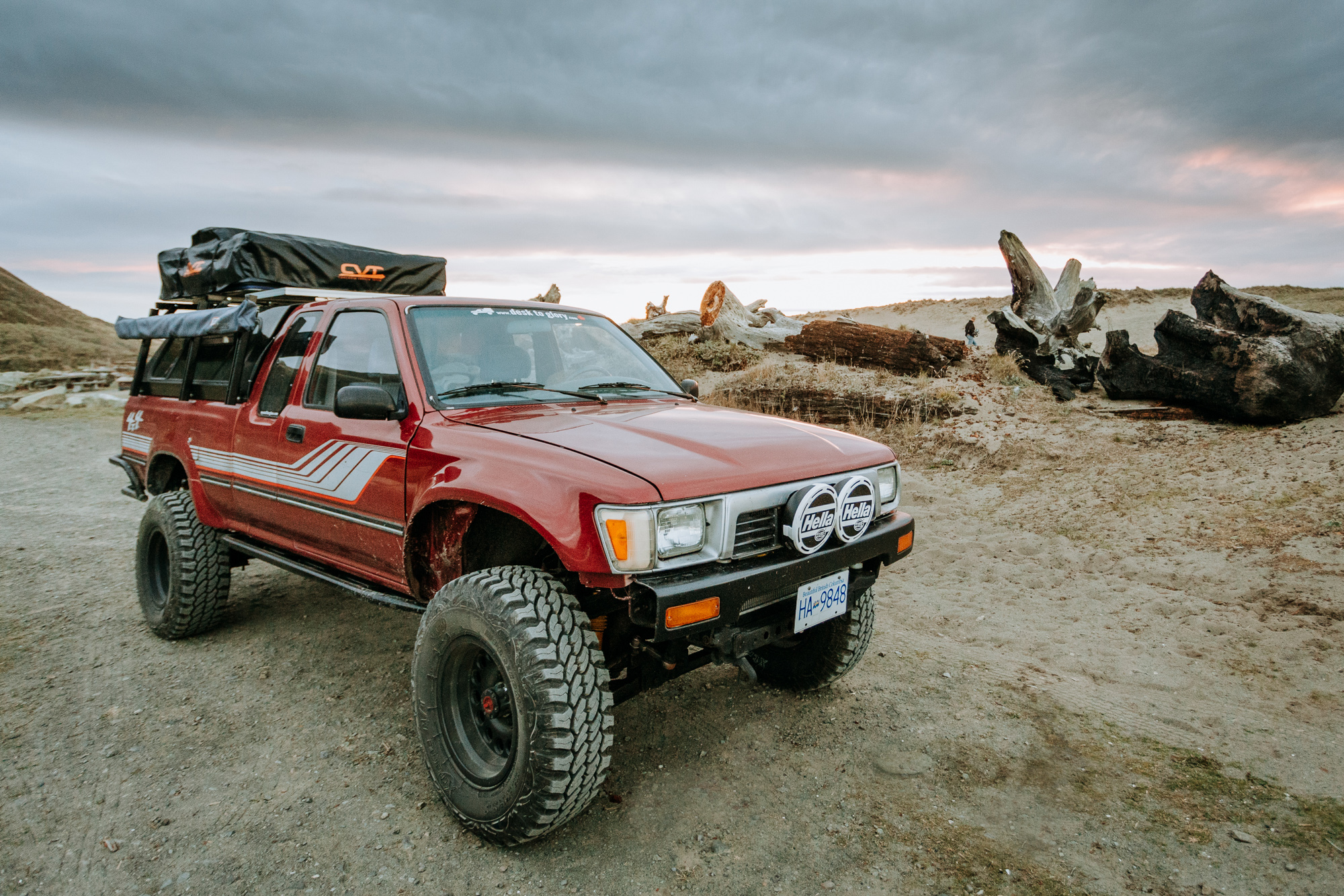 Project Vehicle Desk To Glory S 1990 Toyota Pickup Little Red