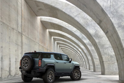 hummer ev suv hero