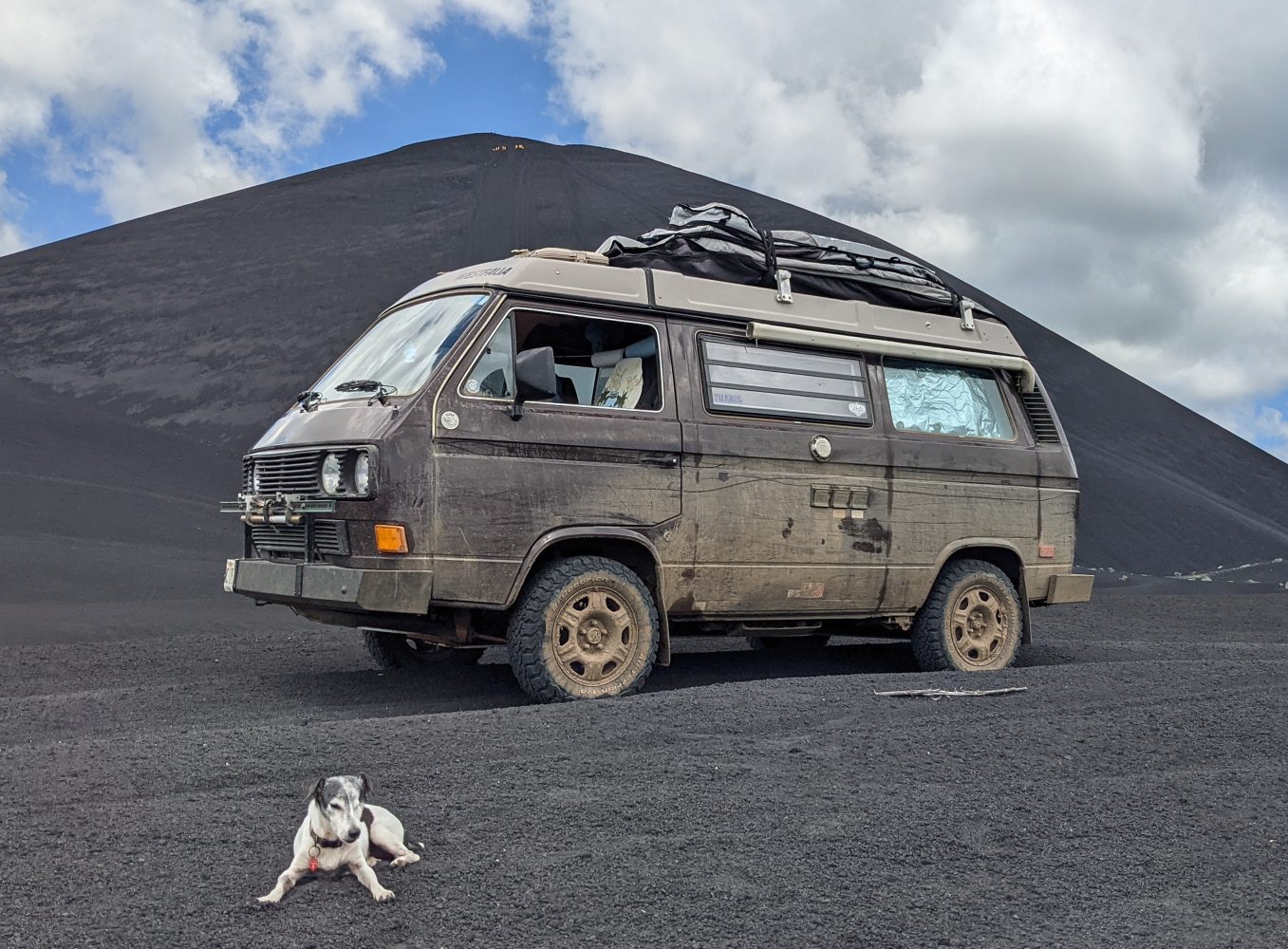 Volkswagen T3 DoKa spotted on the street in Montreal: rear-engined