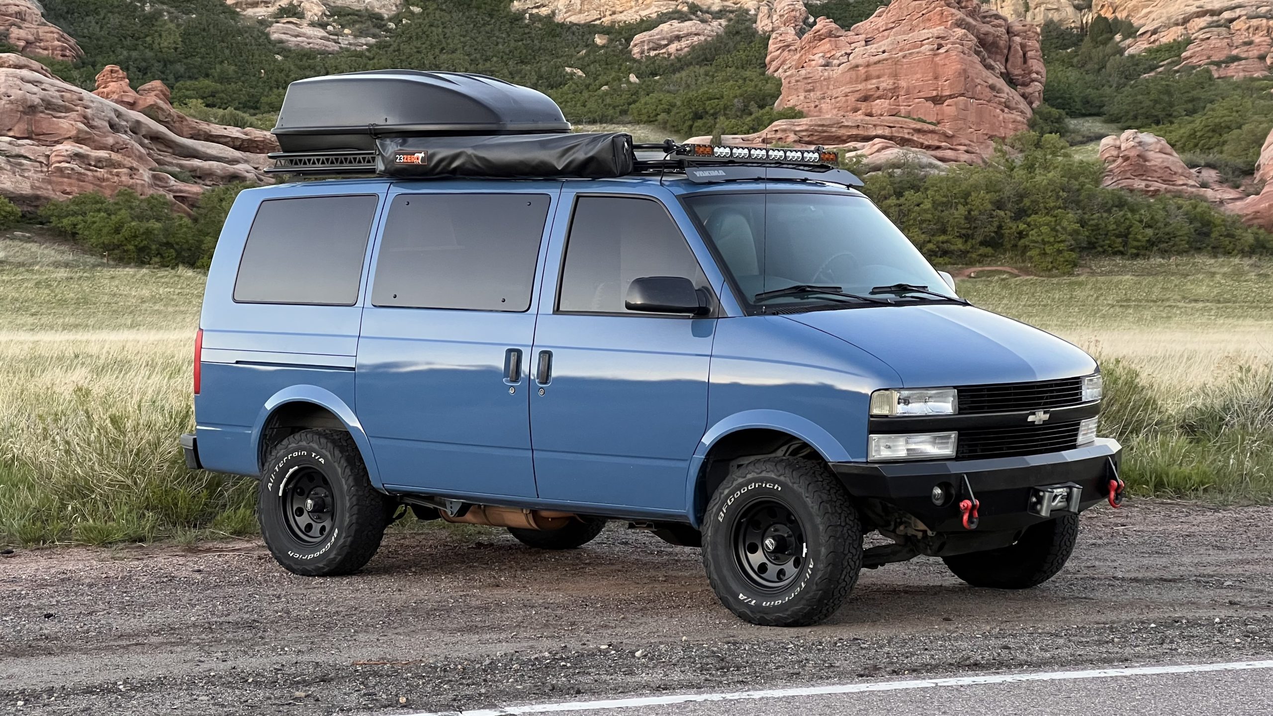 Astro van roof outlet rack