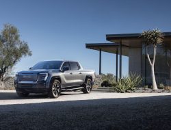 2024 Sierra EV Denali Edition 1 01