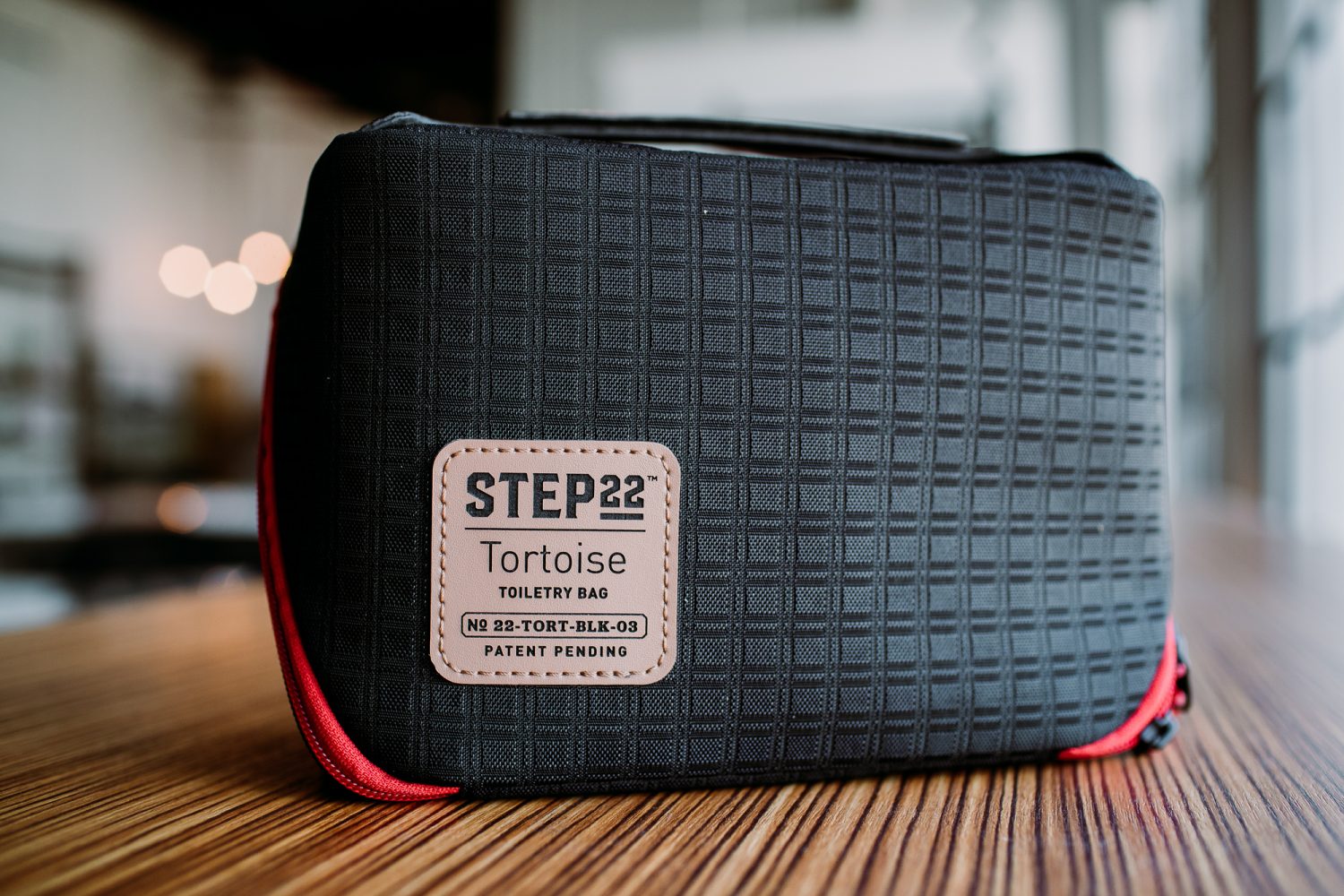 Step 22 Tortoise Toiletry Bag Black