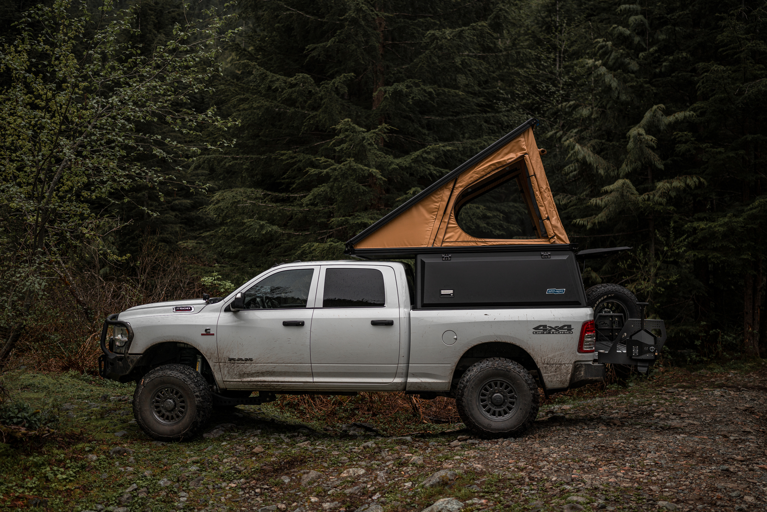 Off road outlet truck bed camper