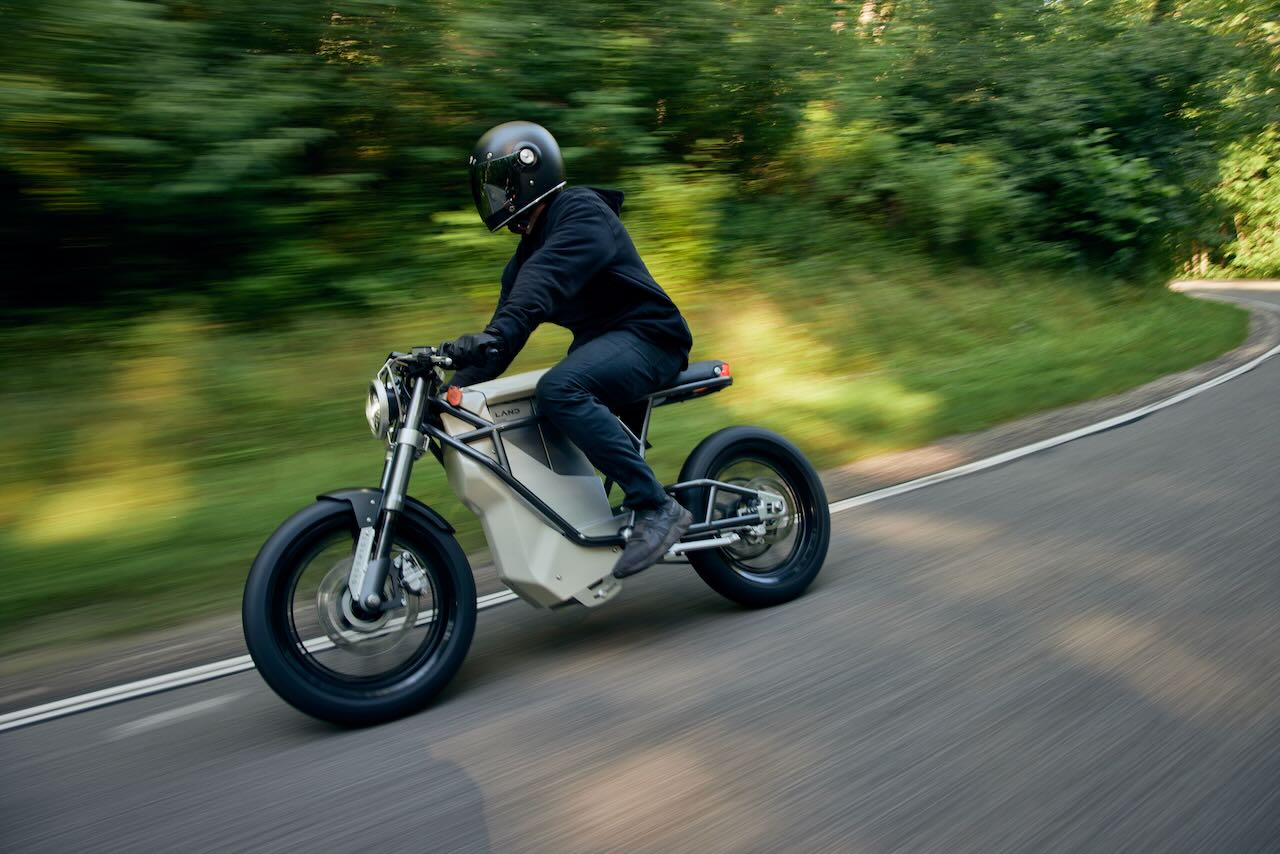 Scrambler Electric Adventure Motor Bike