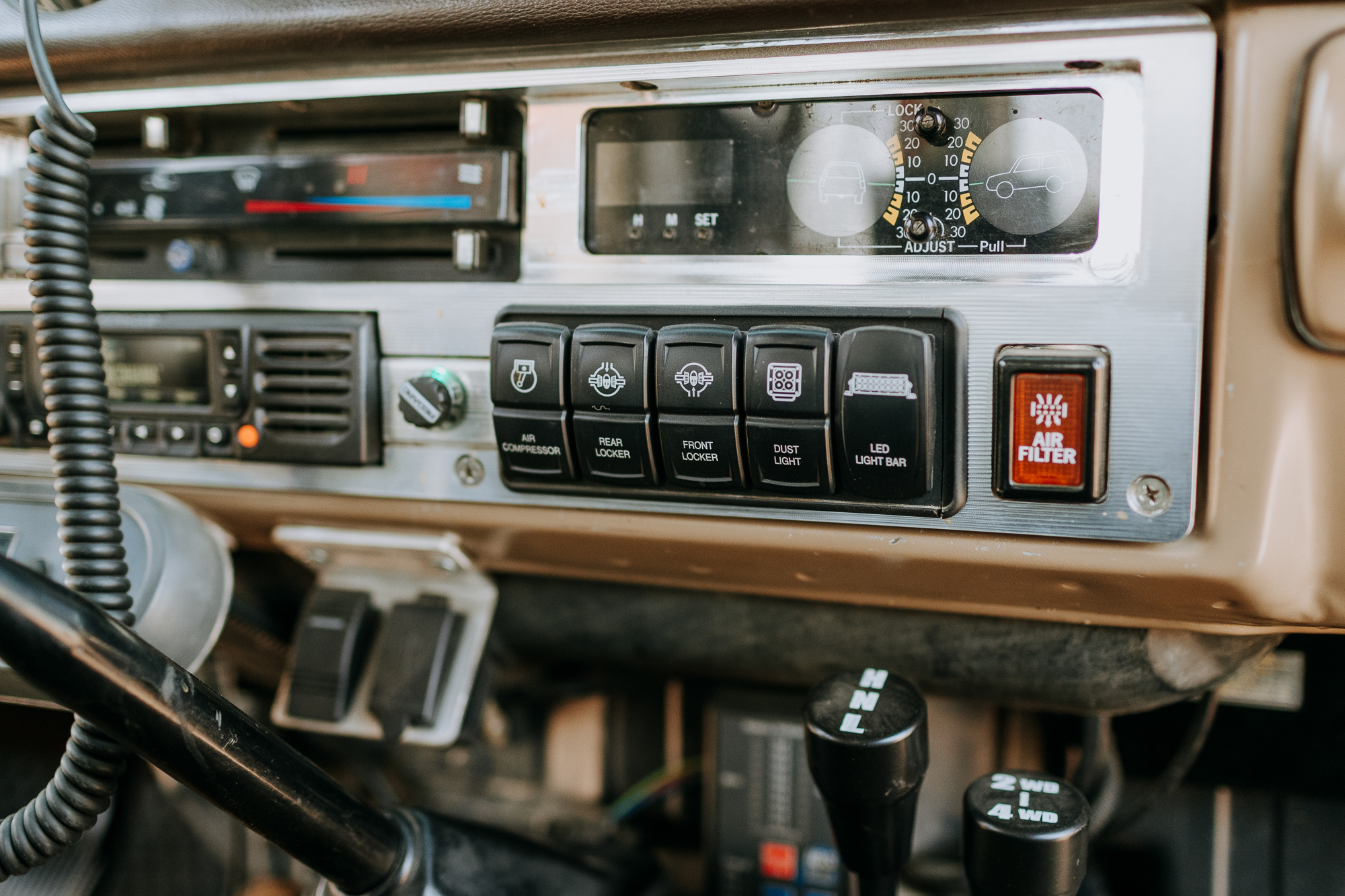 Toyota FJ62 dash