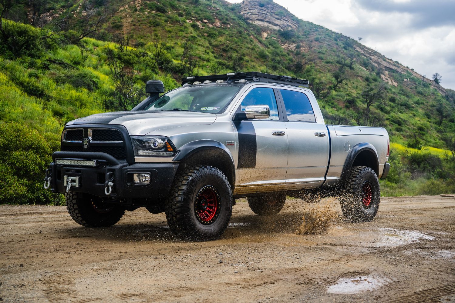 Dodge Ram 2500 Power WagonRAMBOX