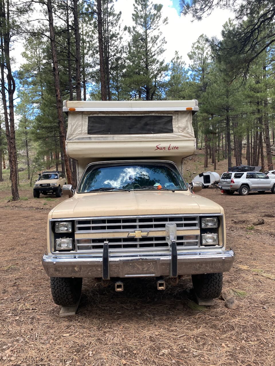 1989 Chevrolet Pickup with 1985 Sun Lite camper