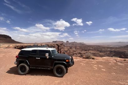 Toyota FJ Cruiser in the desert