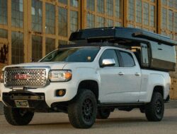 GMC Canyon and camper