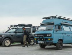 Vanagon Syncro and a Land Rover Discovery LR4