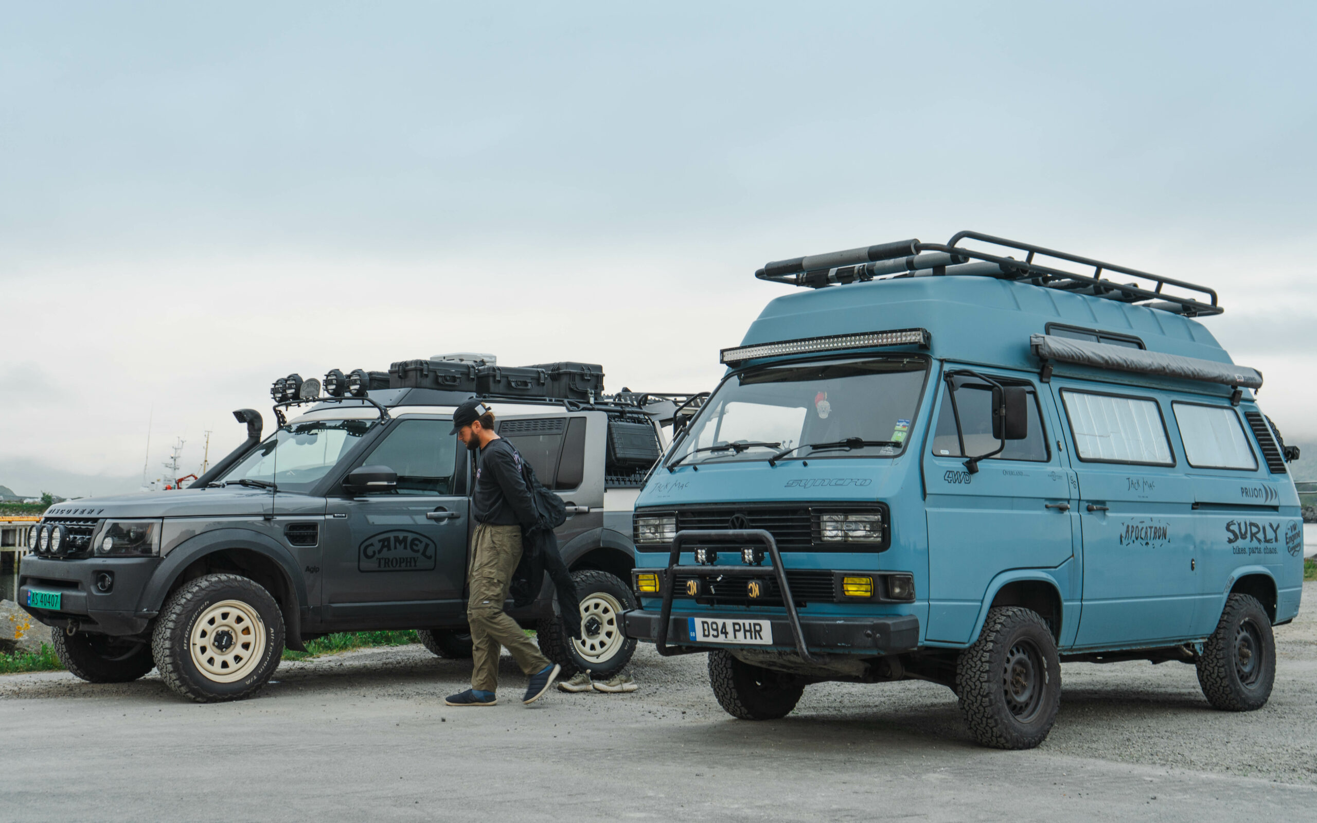 Vanagon Syncro and a Land Rover Discovery LR4