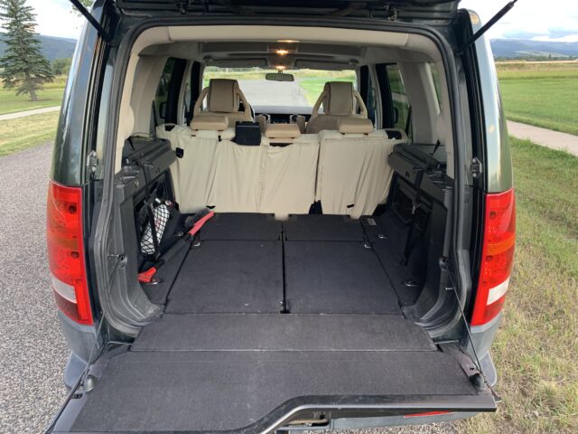 Land Rover Discovery trunk