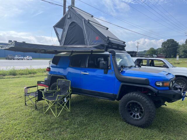 Toyota Fj camping