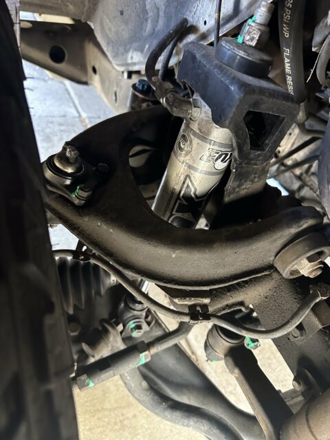 Mitsubishi Montero triple locked suspension