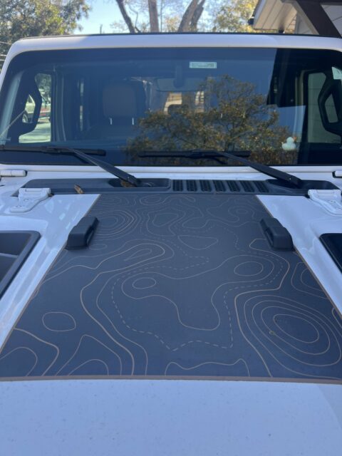 Jeep Gladiator Rubicon hood