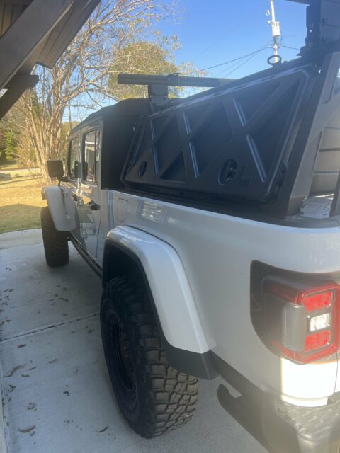 Jeep Gladiator Rubicon with Leitner Rack