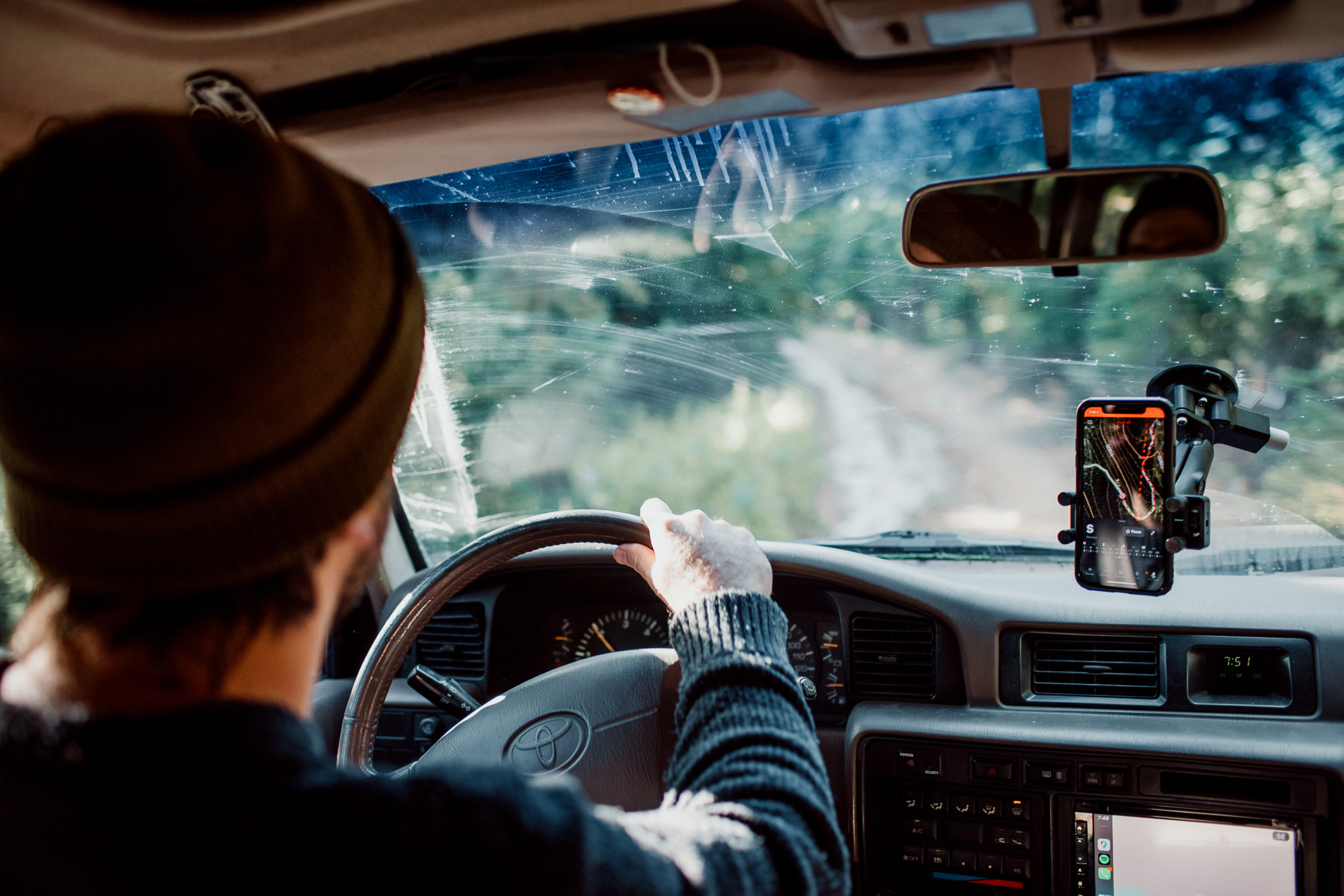 Phone Mounts for the Overlander :: Buyer's Guide