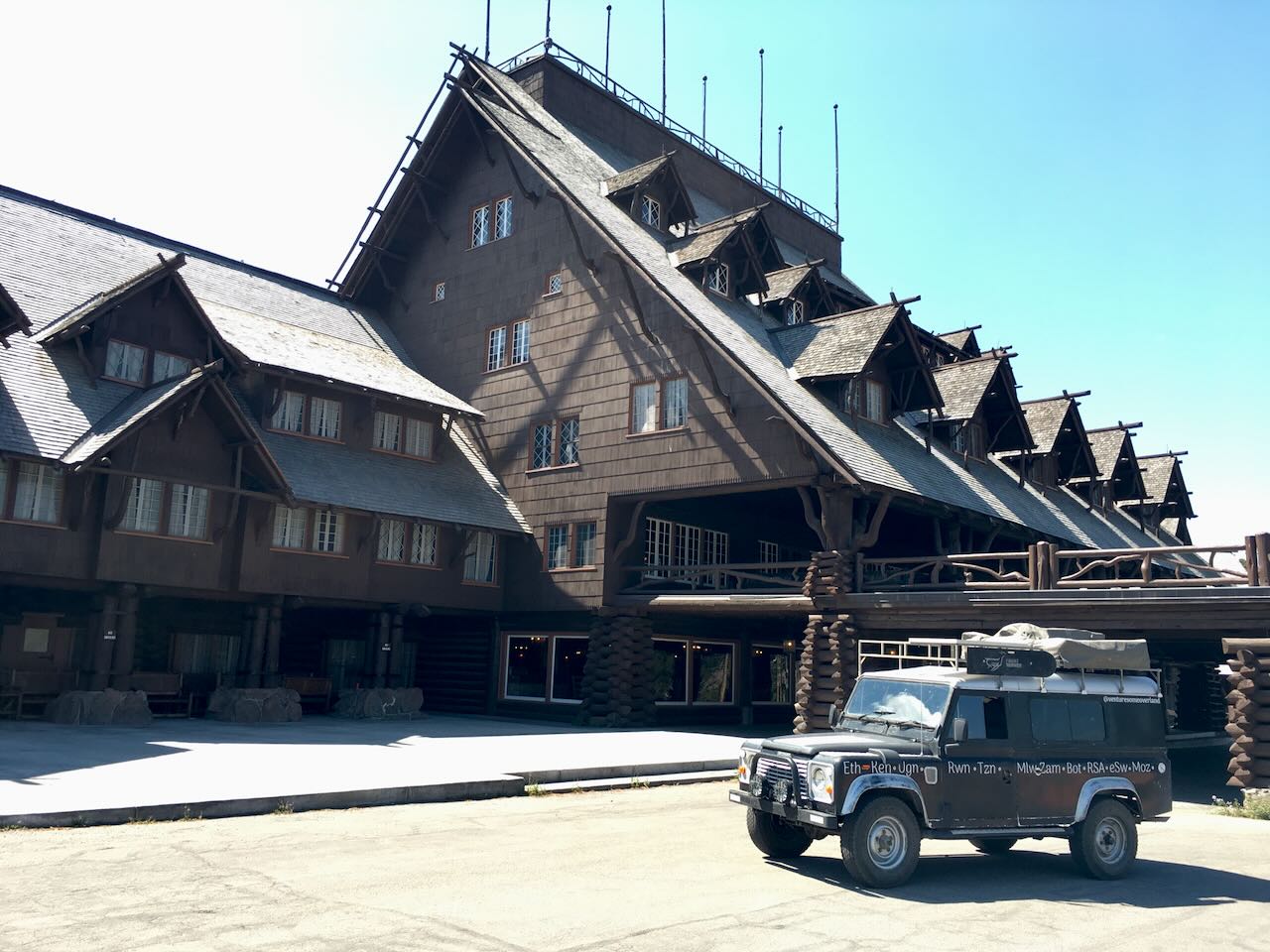 new year's resolutions - land rover in yellowstone