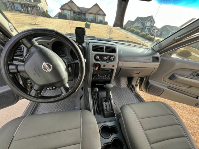 Nissan Frontier interior 