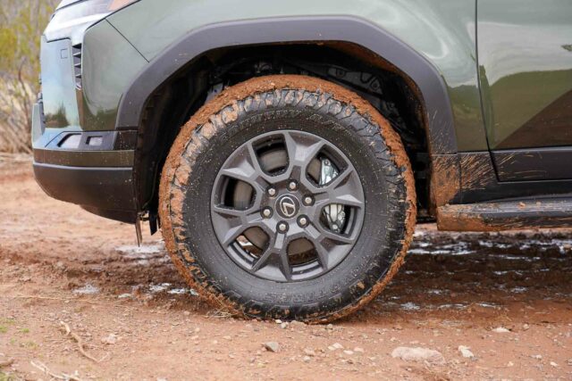 Lexus GX 550 Overtrail+ wheels flush with fender