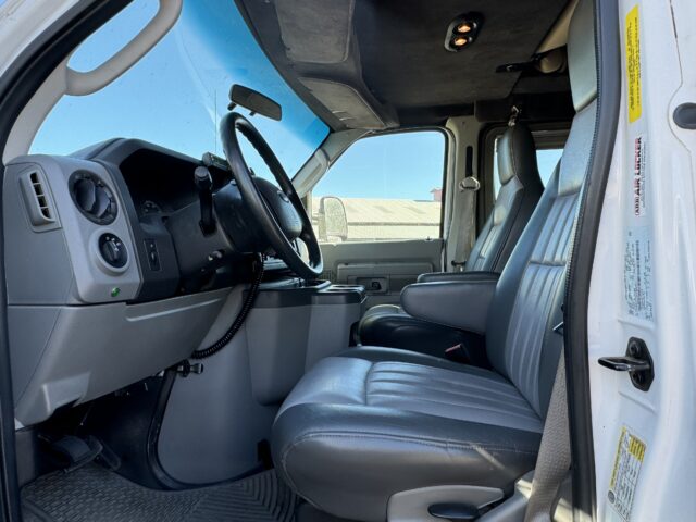 E-350 4x4 interior 