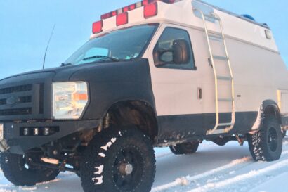 Ford E-350 4x4