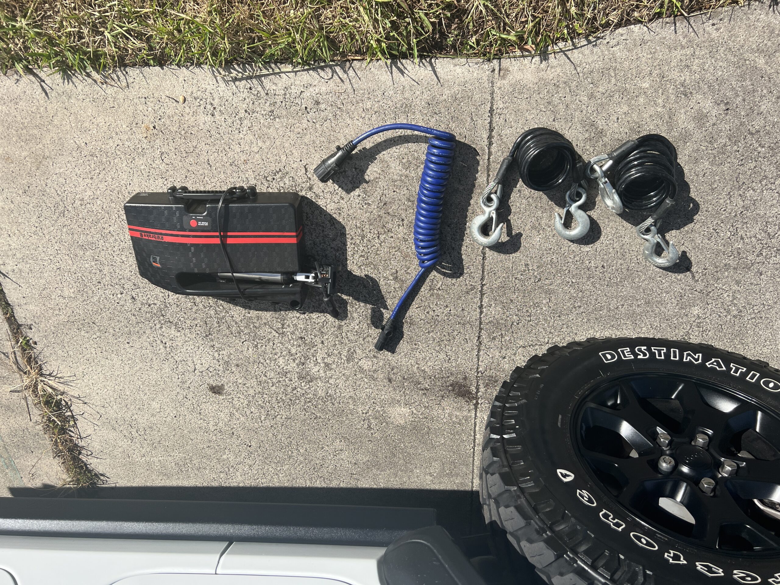 Overland recovery gear 