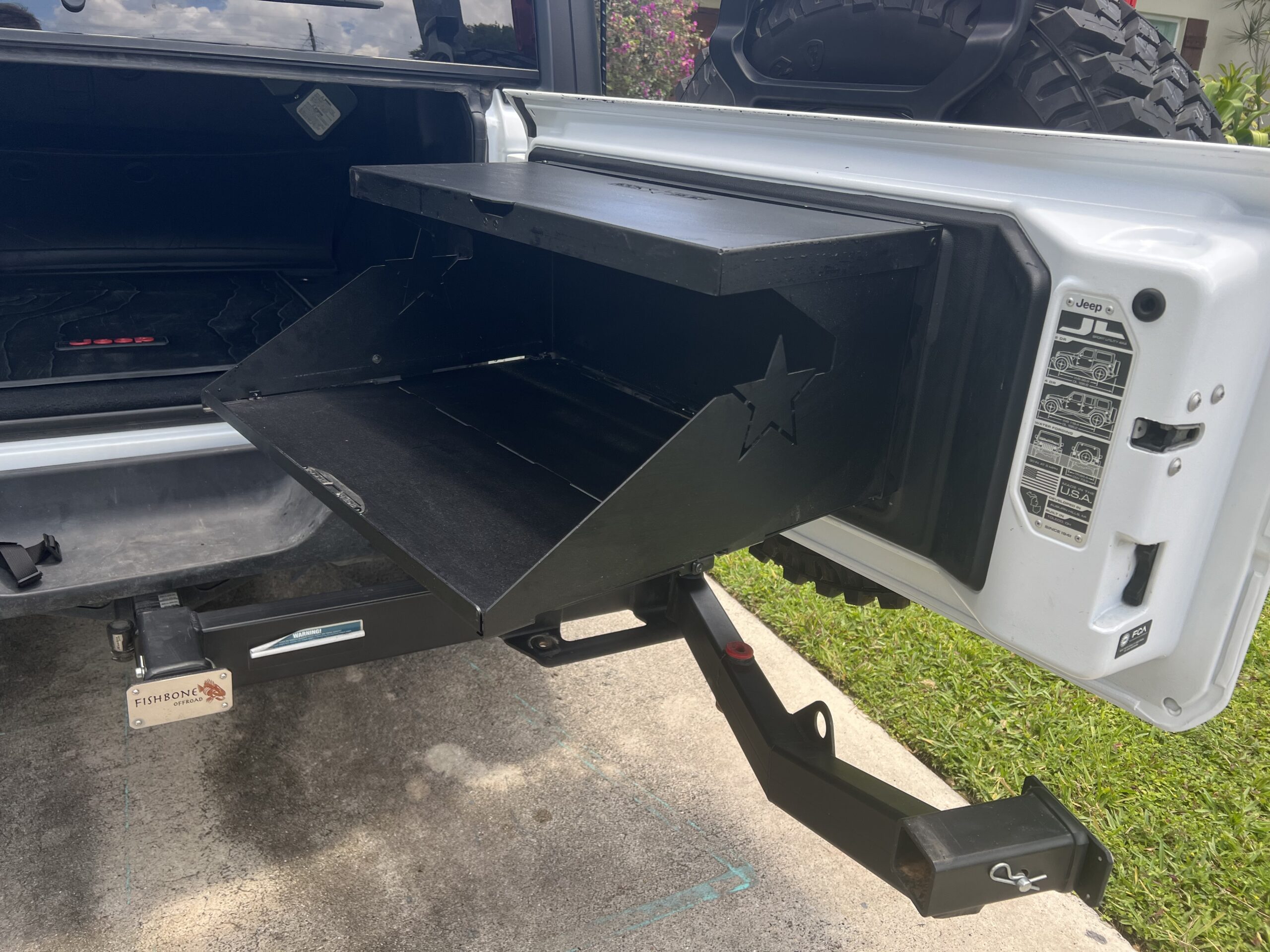 Wrangler tailgate table 