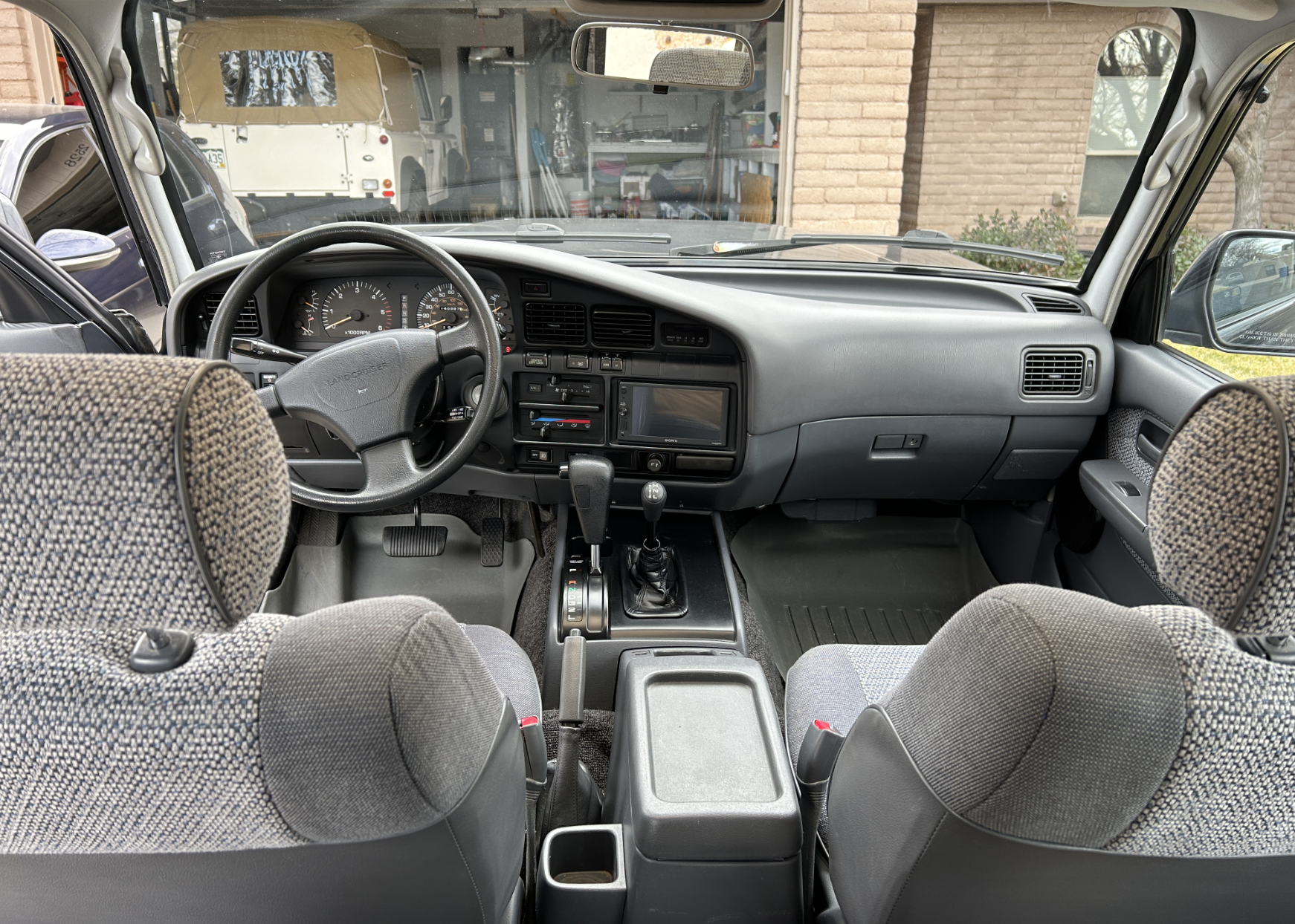 80 Series interior 