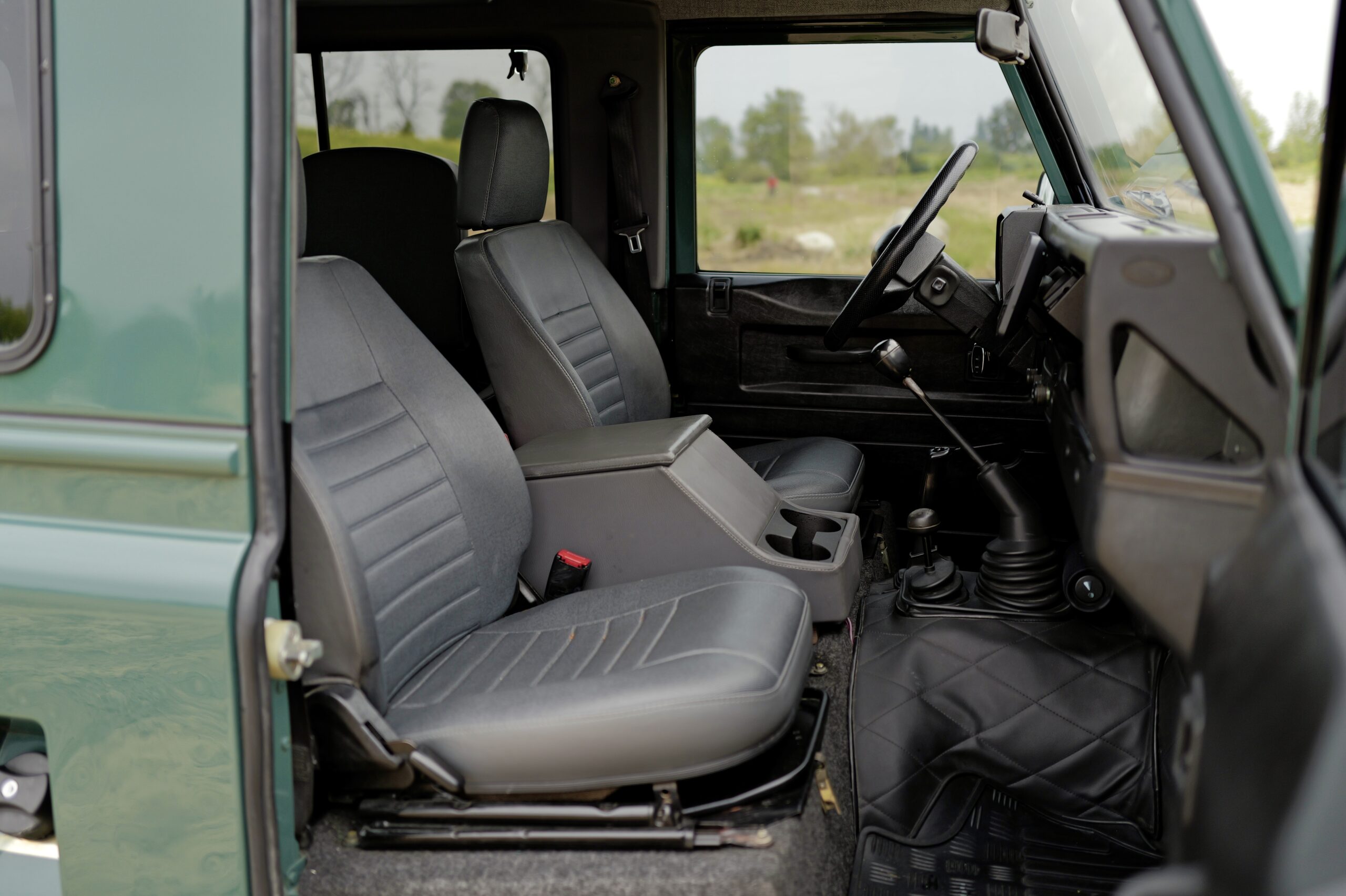 Defender 90 interior 