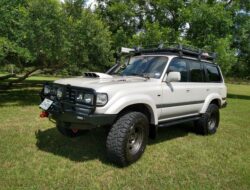 Toyota Land Cruiser FZJ80