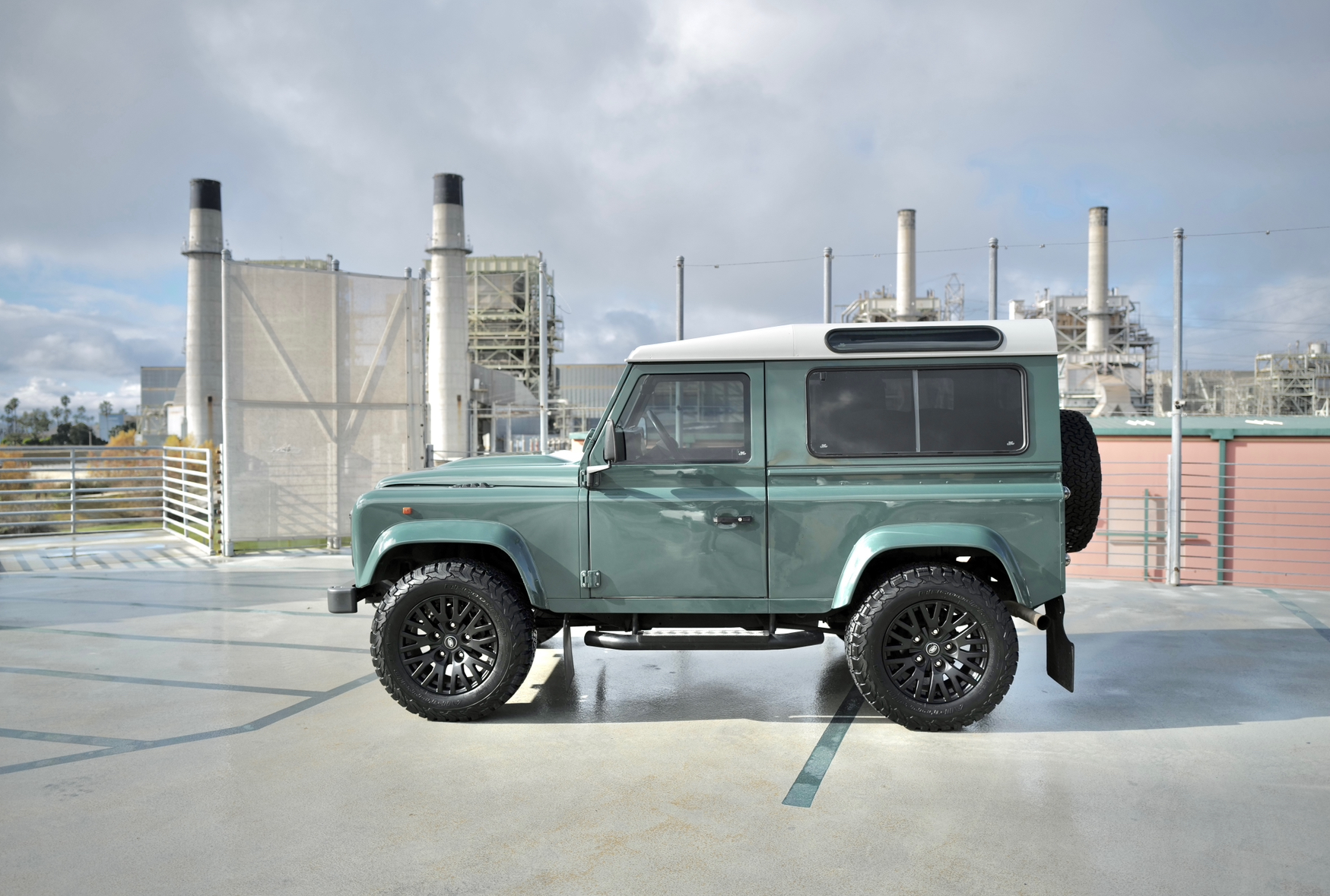 Land Rover Defender 90